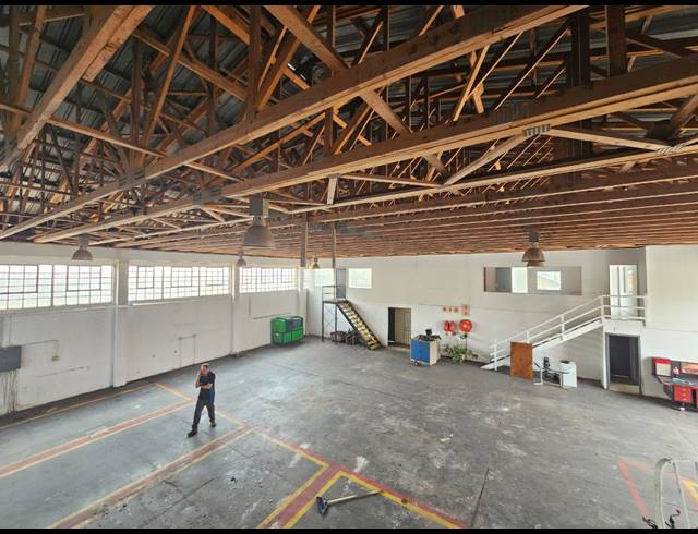 548M² WAREHOUSE TO LET IN MEADOWDALE
